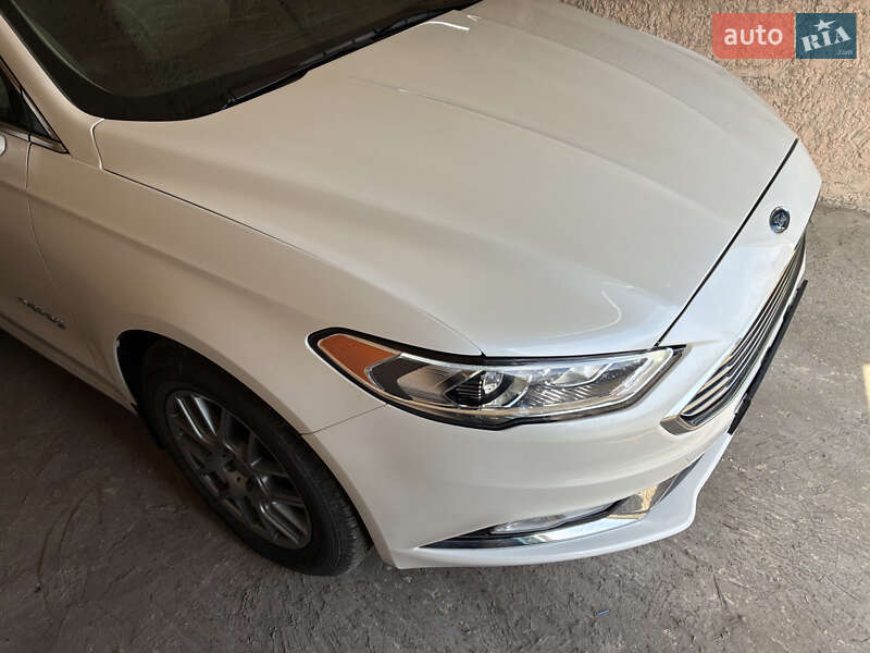 Седан Ford Fusion 2016 в Тернівці