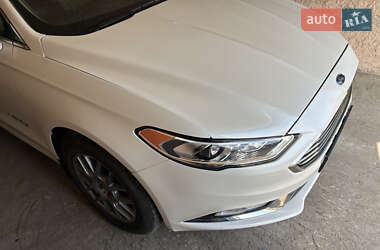 Седан Ford Fusion 2016 в 