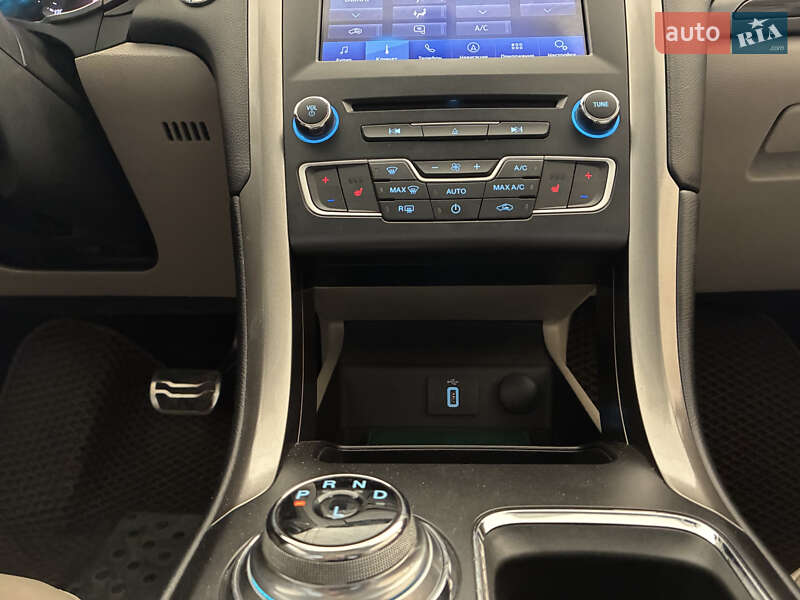 Седан Ford Fusion 2016 в Тернівці
