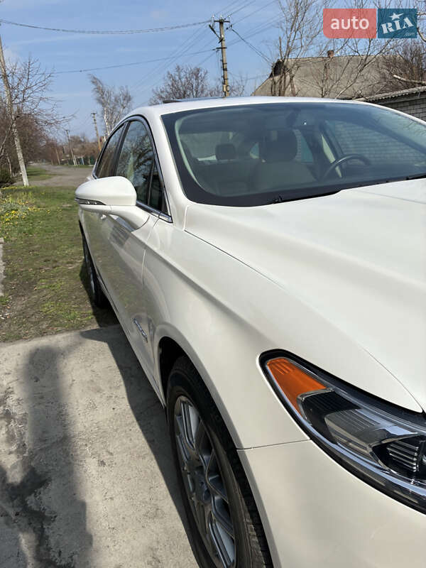Седан Ford Fusion 2016 в Тернівці