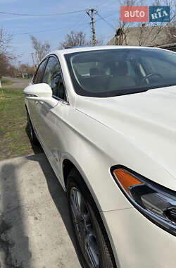 Седан Ford Fusion 2016 в 