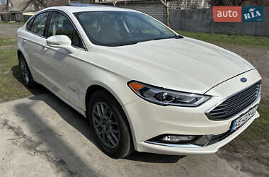 Седан Ford Fusion 2016 в 