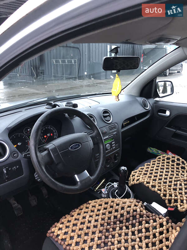 Хэтчбек Ford Fusion 2012 в Яворове
