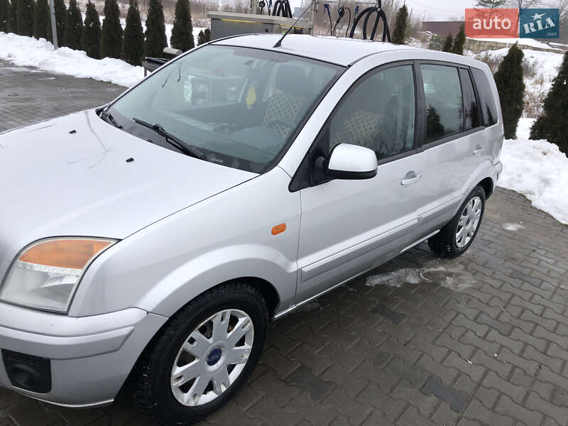 Хэтчбек Ford Fusion 2012 в Яворове