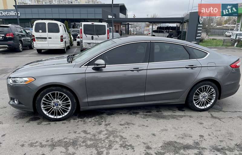 Седан Ford Fusion 2013 в Одесі