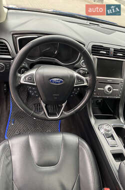 Седан Ford Fusion 2016 в 