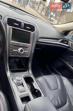 Седан Ford Fusion 2016 в 