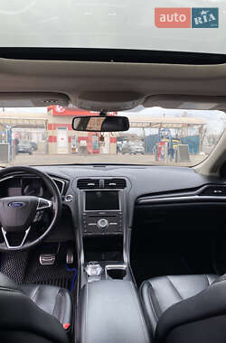 Седан Ford Fusion 2016 в 