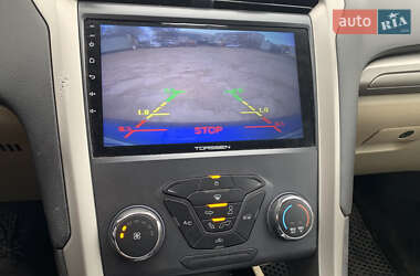 Седан Ford Fusion 2013 в 
