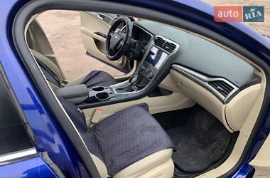 Седан Ford Fusion 2013 в 