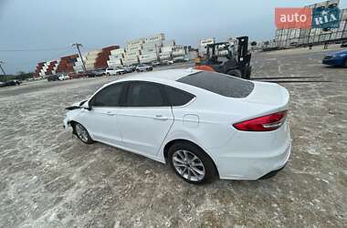 Седан Ford Fusion 2020 в 