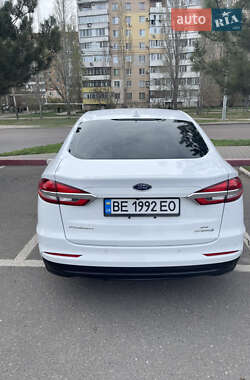 Седан Ford Fusion 2019 в 