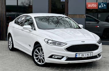 Седан Ford Fusion 2017 в 