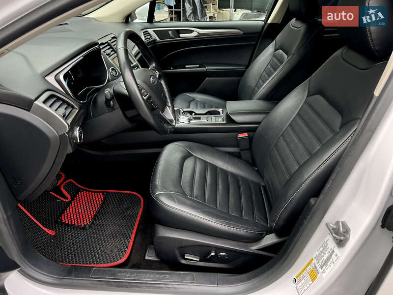Седан Ford Fusion 2017 в Одесі