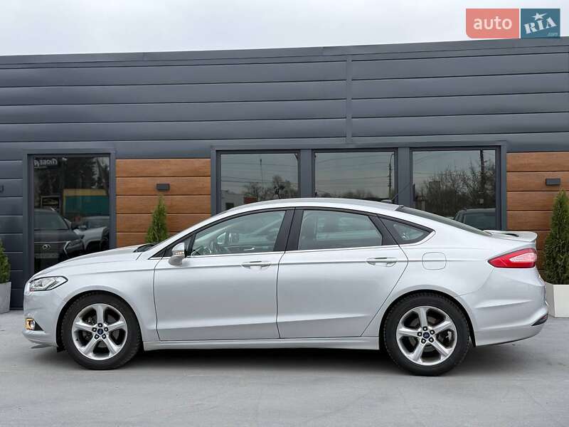Седан Ford Fusion 2015 в Ровно