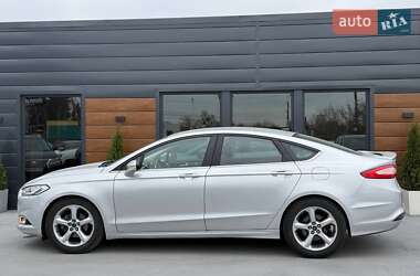 Седан Ford Fusion 2015 в 