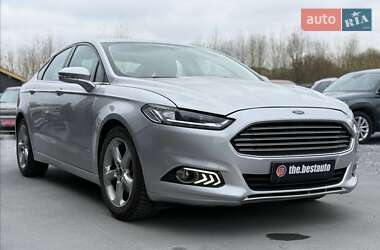 Седан Ford Fusion 2015 в 