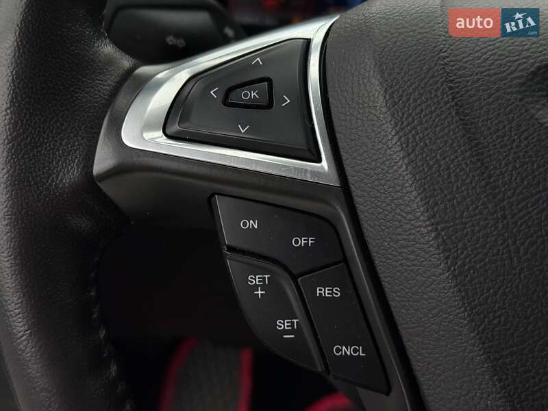 Седан Ford Fusion 2015 в Ровно