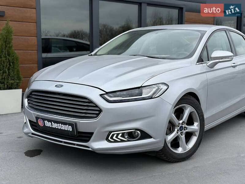 Седан Ford Fusion 2015 в Ровно