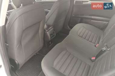 Седан Ford Fusion 2019 в 