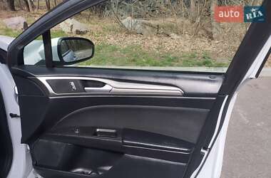 Седан Ford Fusion 2019 в 