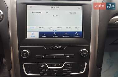 Седан Ford Fusion 2019 в 