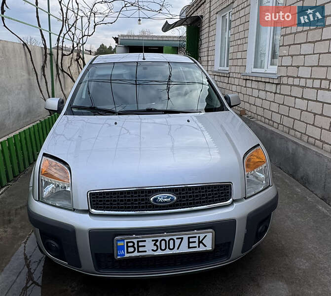 Хетчбек Ford Fusion 2008 в 