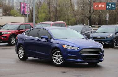 Седан Ford Fusion 2015 в 