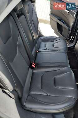 Седан Ford Fusion 2013 в 