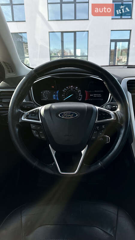 Седан Ford Fusion 2013 в Калуші