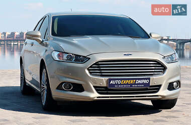 Седан Ford Fusion 2016 в 