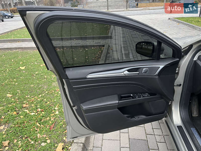 Седан Ford Fusion 2016 в Дніпрі