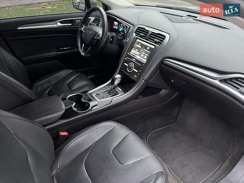 Седан Ford Fusion 2016 в Дніпрі