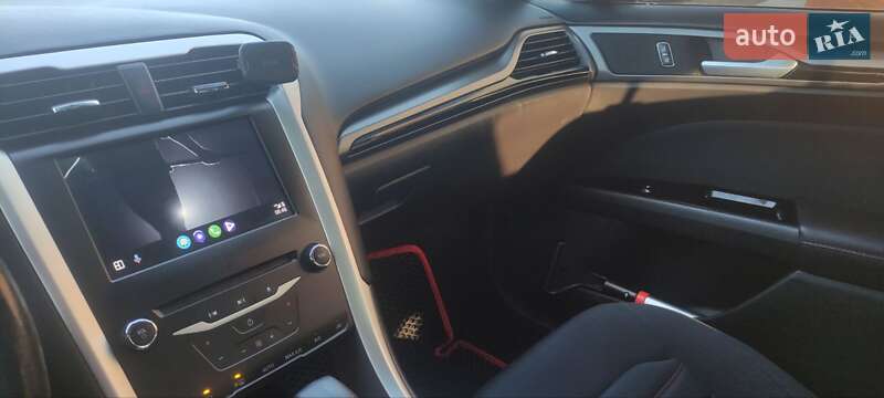 Седан Ford Fusion 2013 в Ровно