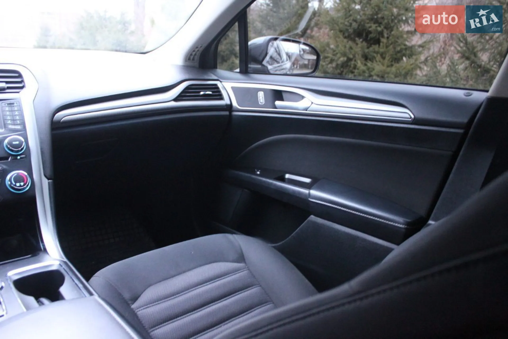 2016 Ford Fusion - мініатюра 25
