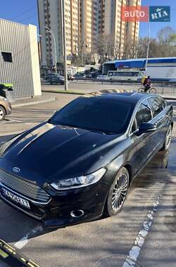 Седан Ford Fusion 2015 в 
