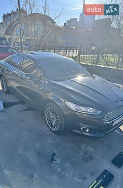 Седан Ford Fusion 2015 в 