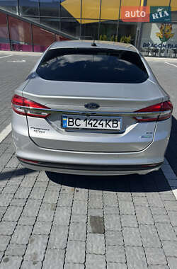 Седан Ford Fusion 2017 в 