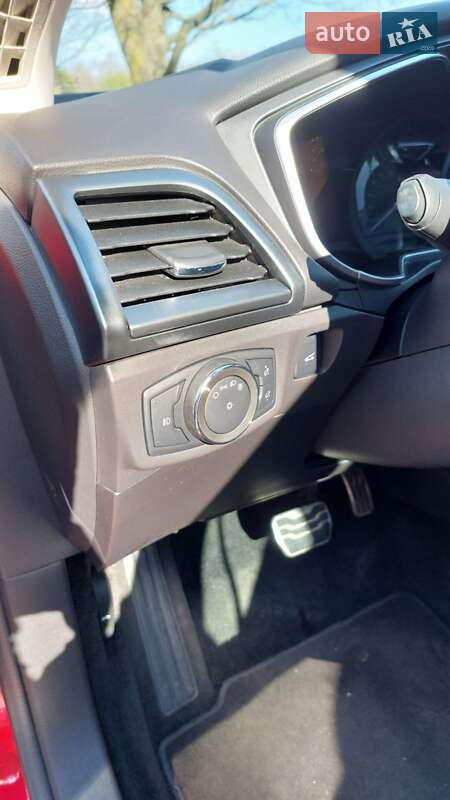 Седан Ford Fusion 2015 в Ровно