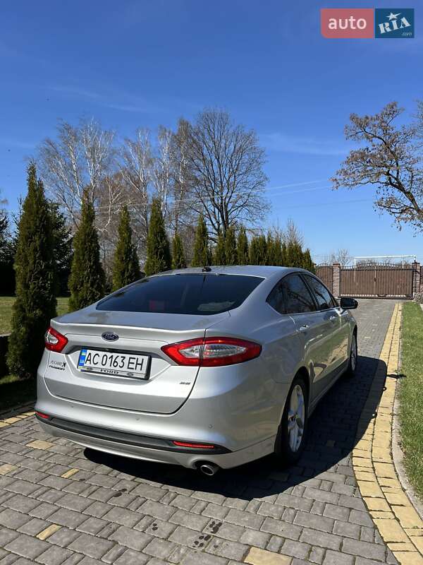 Седан Ford Fusion 2015 в Нововолынске