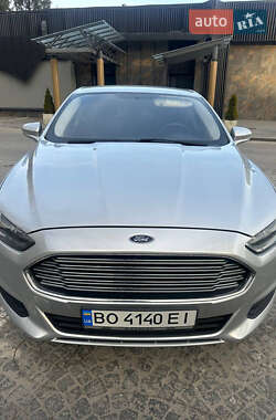 Седан Ford Fusion 2015 в 