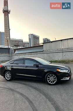 Седан Ford Fusion 2016 в 