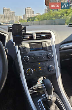 Седан Ford Fusion 2014 в 