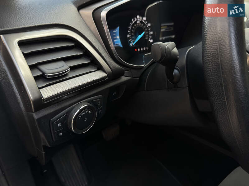 Седан Ford Fusion 2016 в Києві