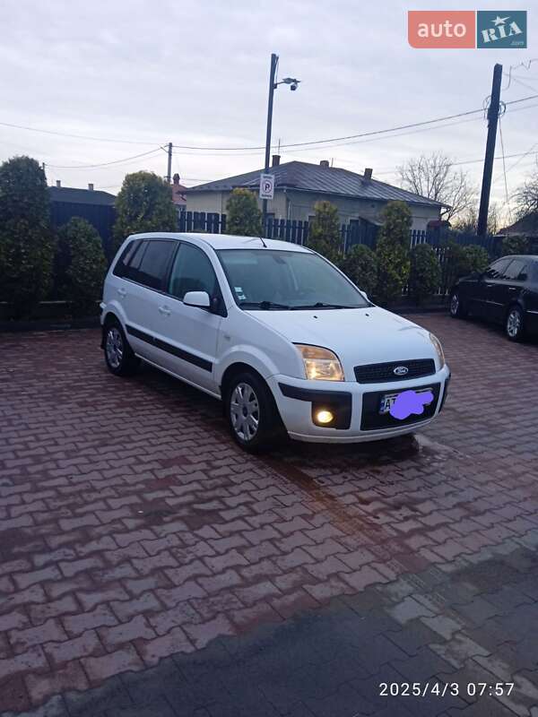 Хэтчбек Ford Fusion 2009 в Долине