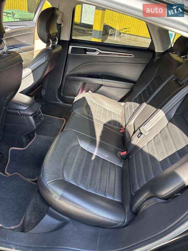 Седан Ford Fusion 2014 в Гайвороне