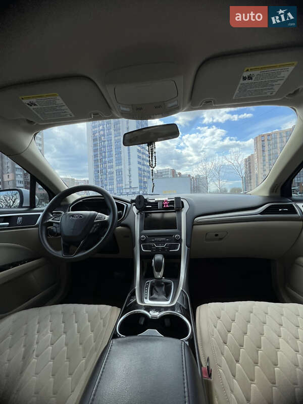 Седан Ford Fusion 2015 в Черкассах