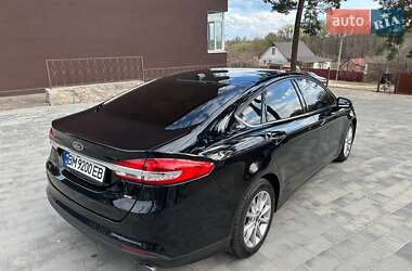 Седан Ford Fusion 2017 в 