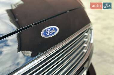 Седан Ford Fusion 2017 в 