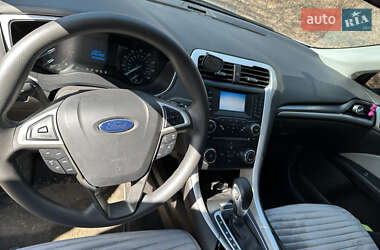 Седан Ford Fusion 2014 в 
